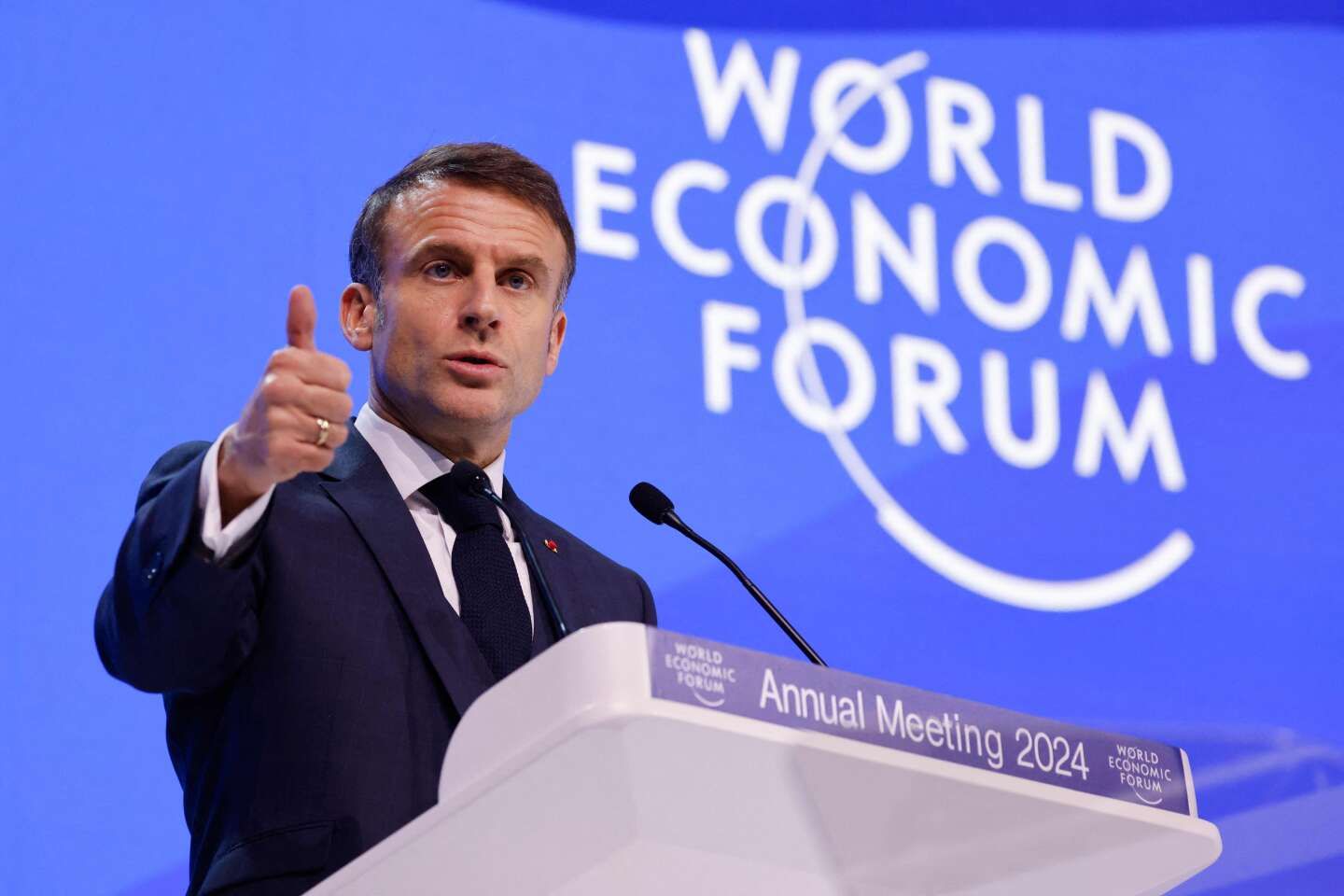 A Davos, Emmanuel Macron appelle l’Europe à s’armer en 2024 face à " l’accélération " du monde