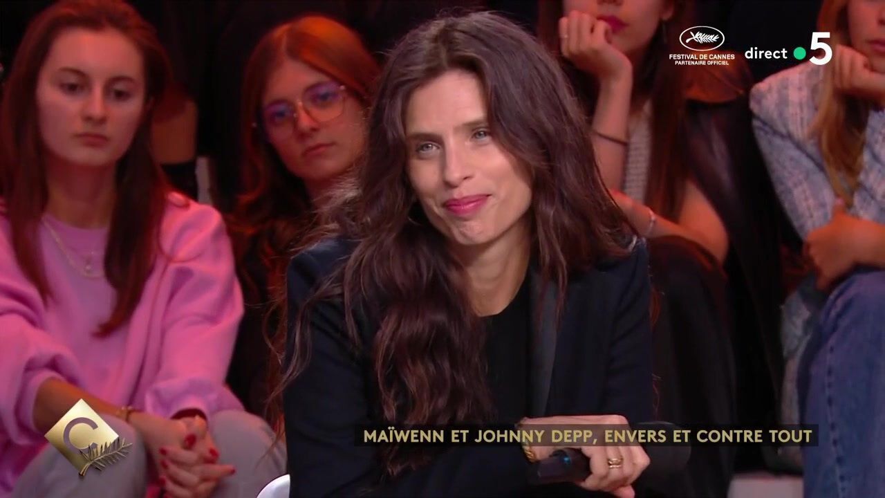 Festival de Cannes : Maïwenn jette un regard de tueuse après une question qui ne passe pas dans C à vous