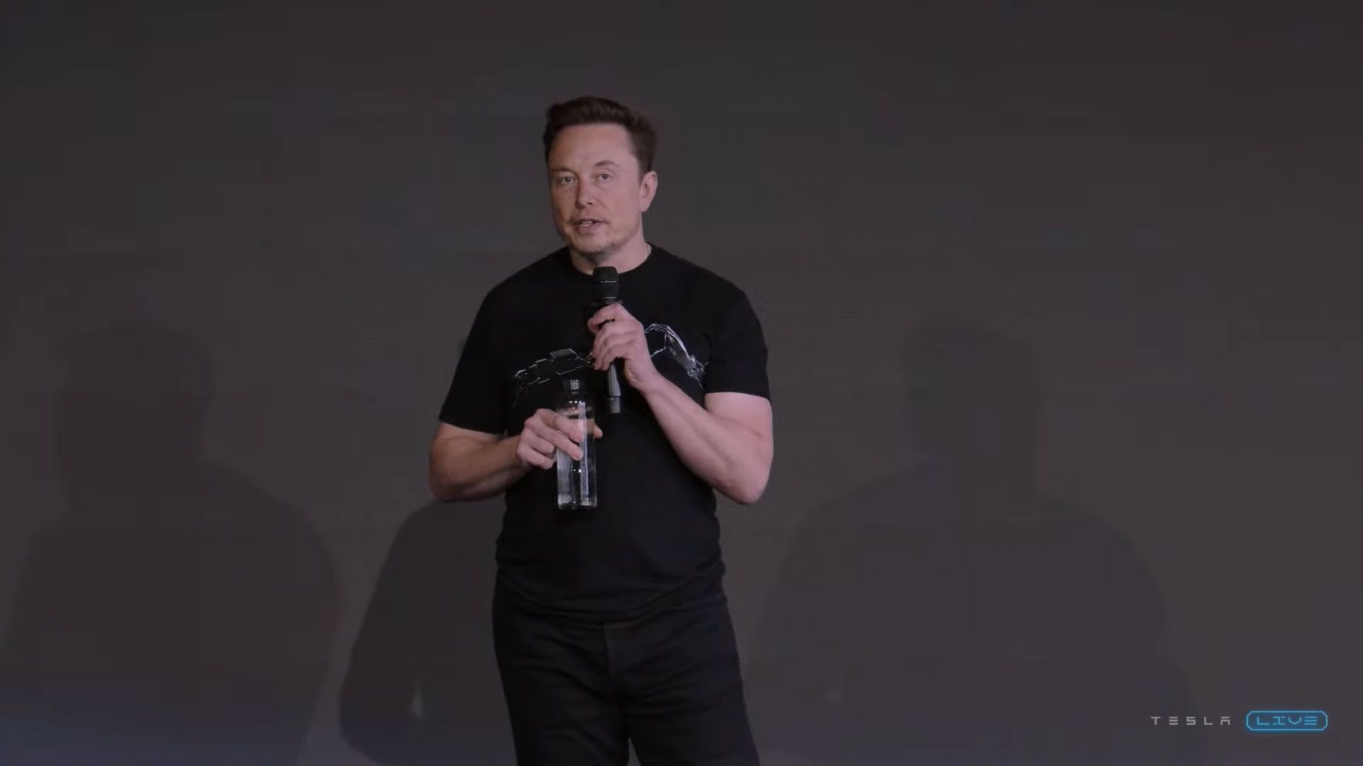 Tesla : les 5 infos que l'on retient de la dernière conférence d'Elon Musk