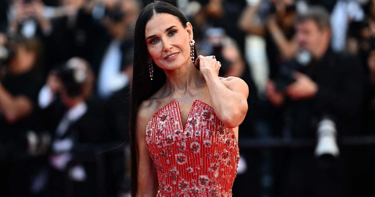 Demi Moore et ses cheveux jusqu’aux fesses arrivent à Cannes