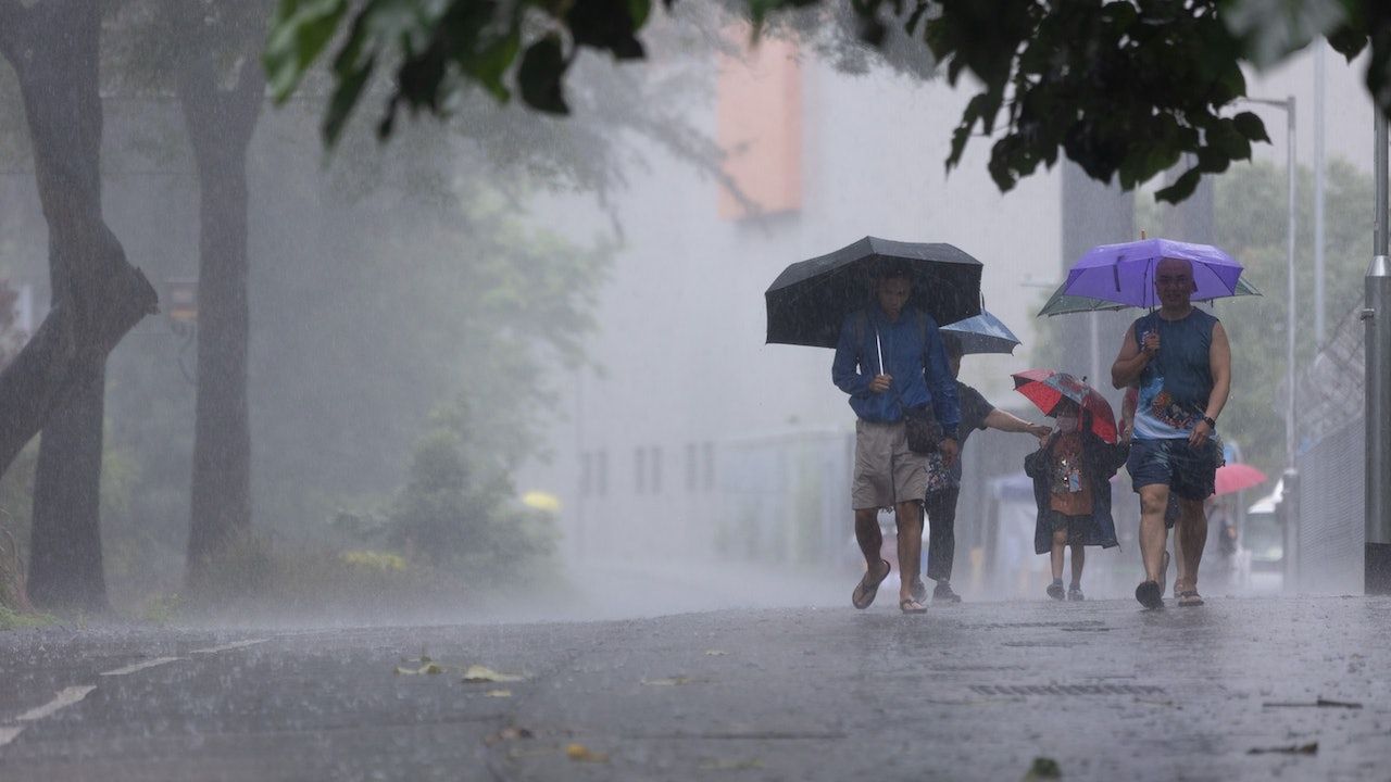 暴雨︱天文台改發紅色暴雨警告信號 塔門及屯門雨勢特別大