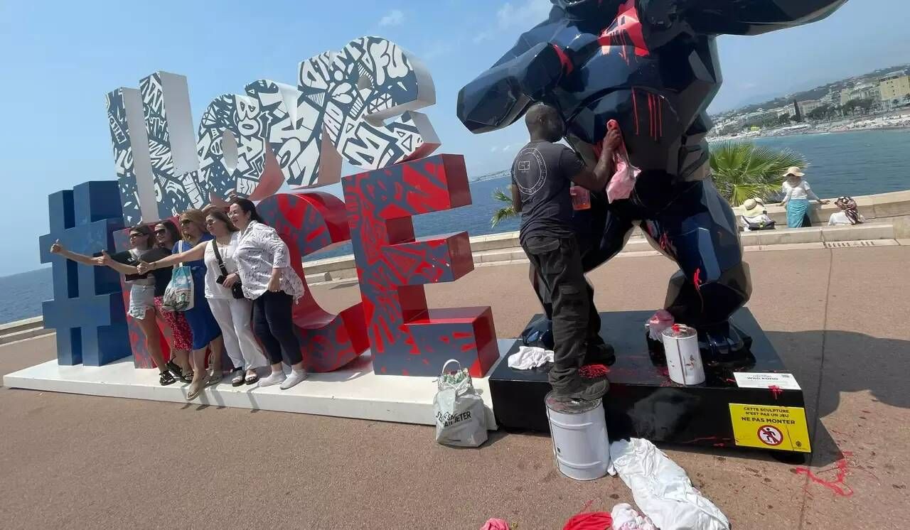 Vandalisme sur des statues de Richard Orlinski à Nice: les internautes offusqués