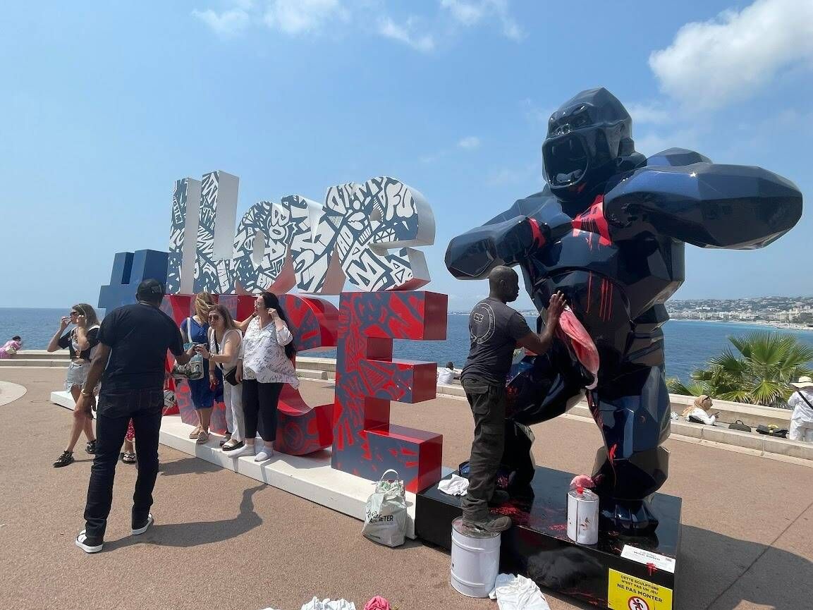 Un "militant de la protection animale" interpellé après des dégradations sur des sculptures de Richard Orlinski à Nice