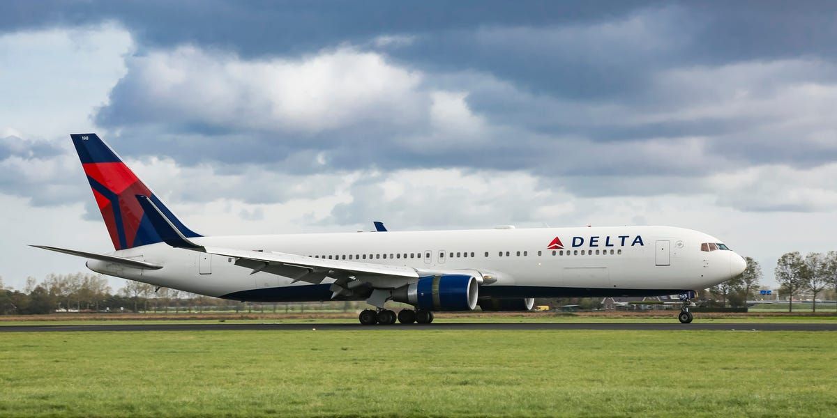 Delta Flight to New York Canceled After a Crew Member Was Arrested