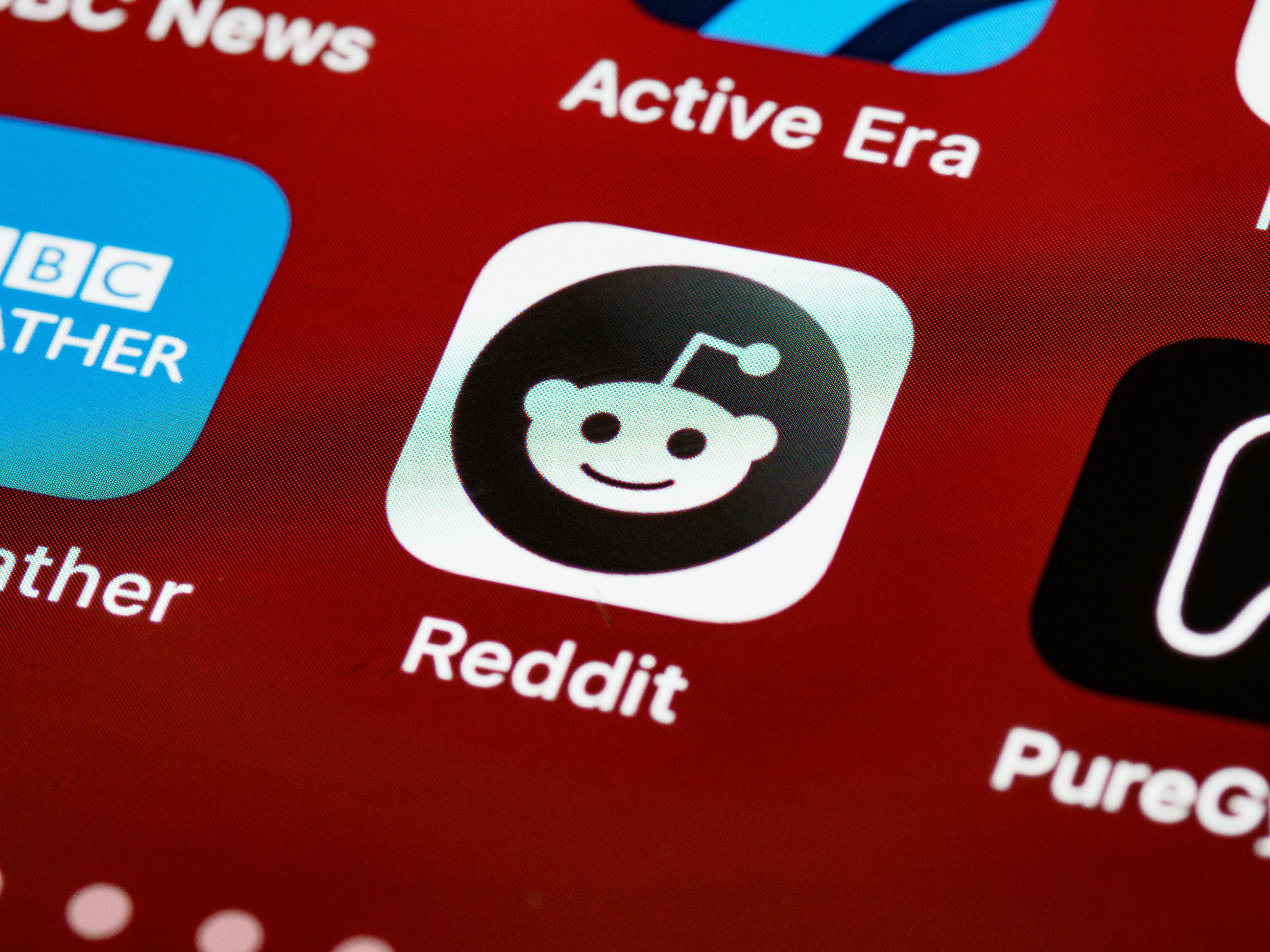 Reddit threatens to take over blacked-out subreddits by replacing moderators