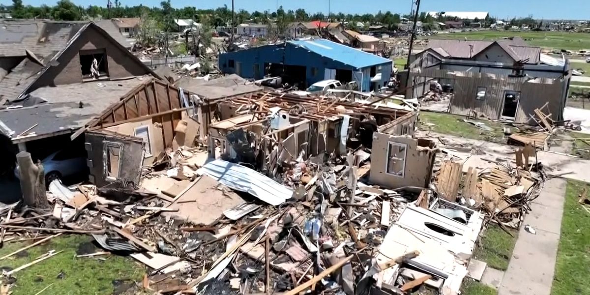 ‘Texas stands with you’: Gov. Abbott, Ted Cruz address deadly Perryton tornado