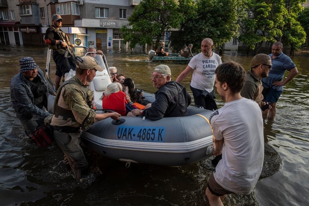 Russian snipers fire on Ukrainians fleeing flooded towns