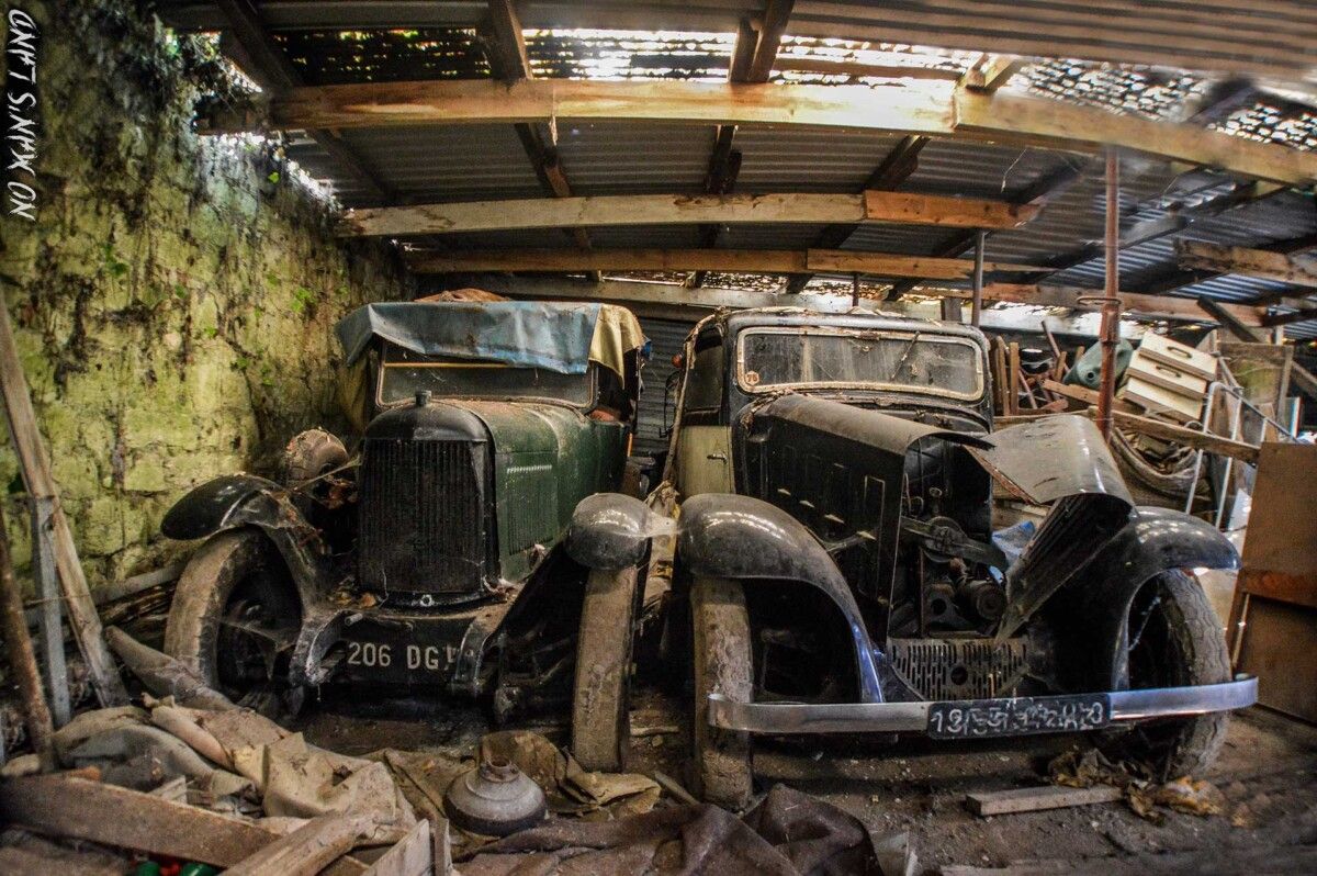 Urbex : des voitures des années 20 abandonnées dans une forêt