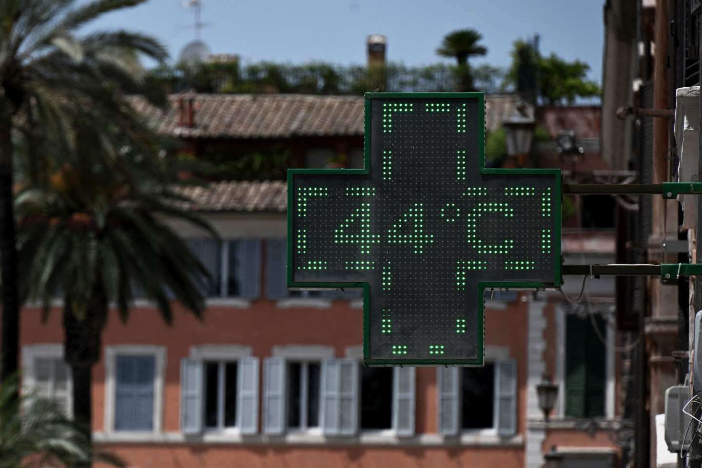 Canicule : 7 départements français en vigilance orange mardi, des températures allant jusqu’à 48 °C attendues en Europe