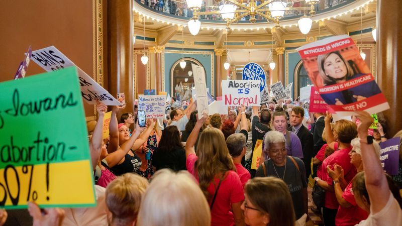 State judge temporarily blocks Iowa's 6-week abortion ban