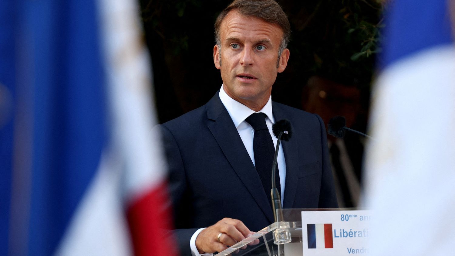 VIDEO. "Ne cédons rien à la division", lance Emmanuel Macron lors des 80 ans de la libération de Bormes-les-Mimosas