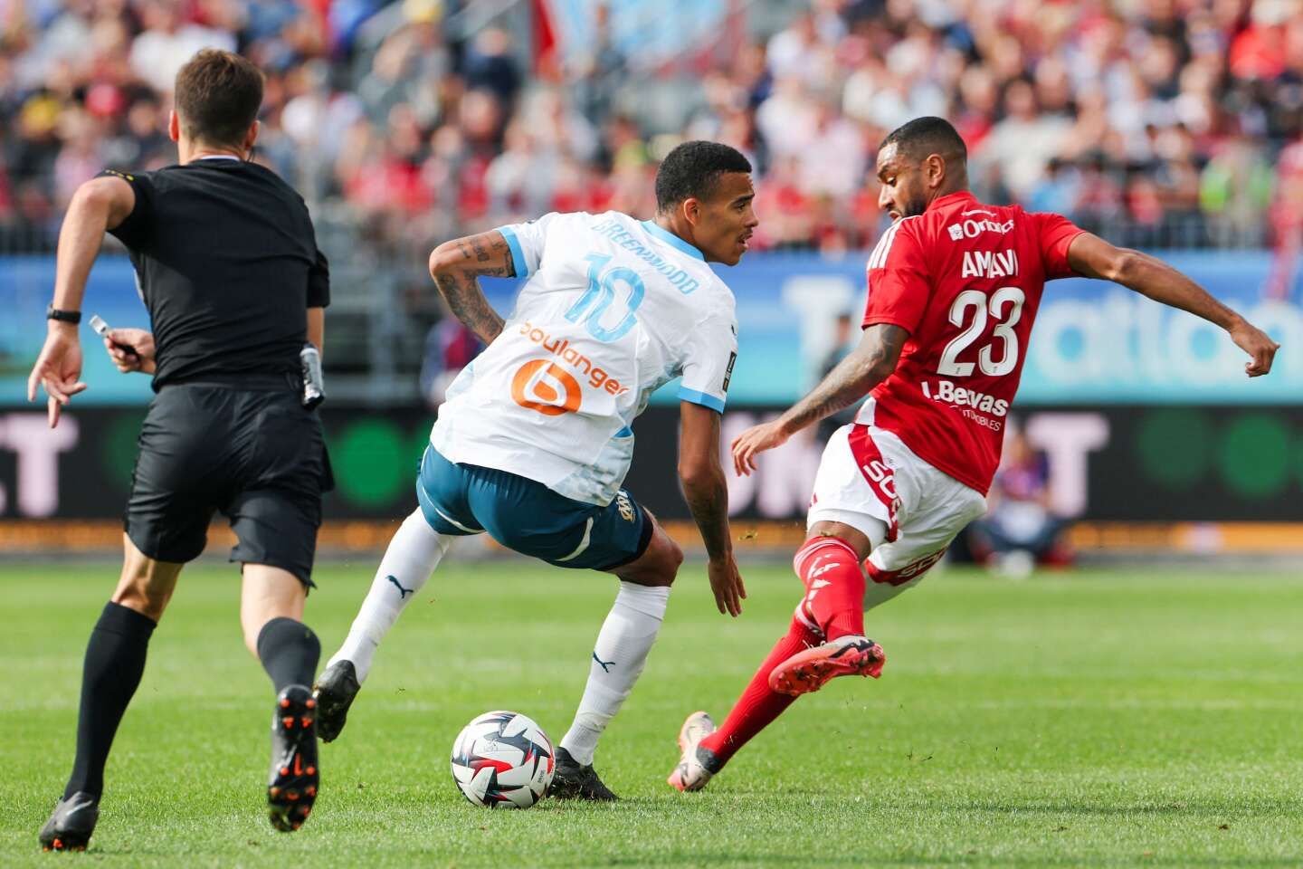 Ligue 1 : Marseille soigne sa reprise en écrasant Brest, la rencontre entre Reims et Lille marquée par la sortie d’Angel Gomes après un choc à la tête