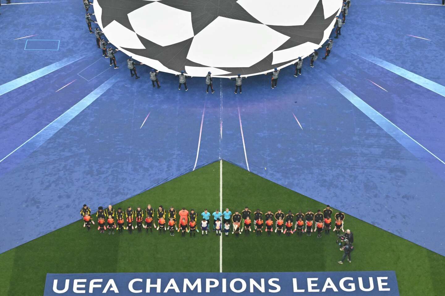 La Ligue des champions ne modifie pas que sa formule, elle change aussi son hymne