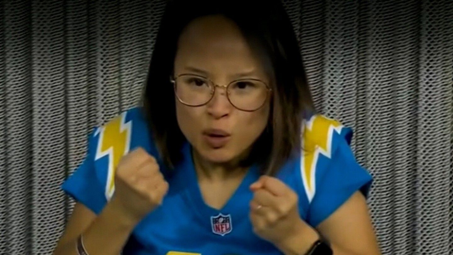 Viral Chargers fan admits she's a Vikings fan, too