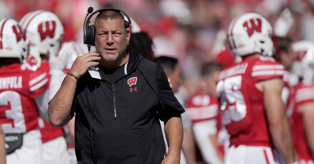 BREAKING: Wisconsin fires offensive coordinator Phil Longo