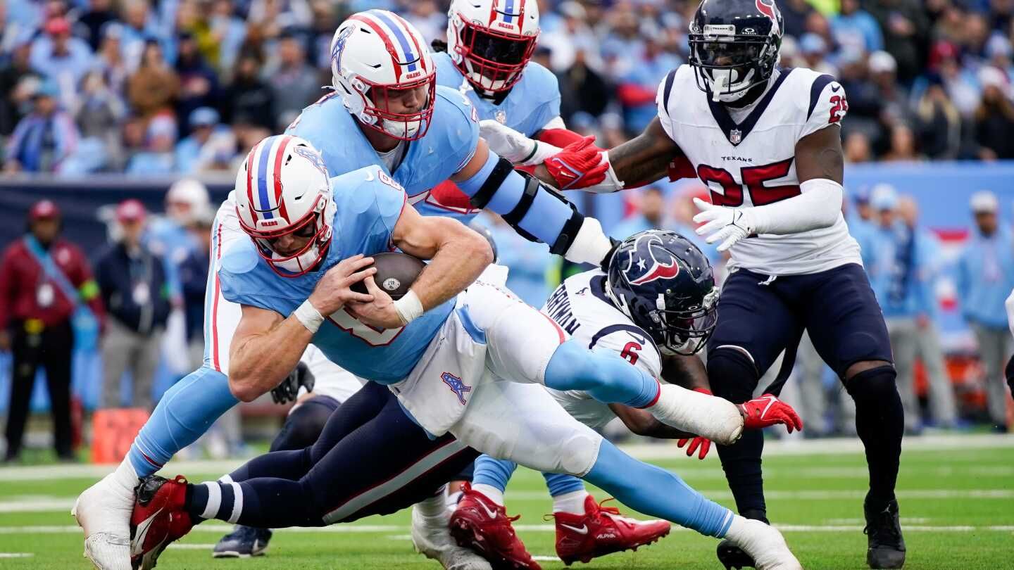 Will Levis injured at end of Titans' 19-16 loss to the Texans in OT