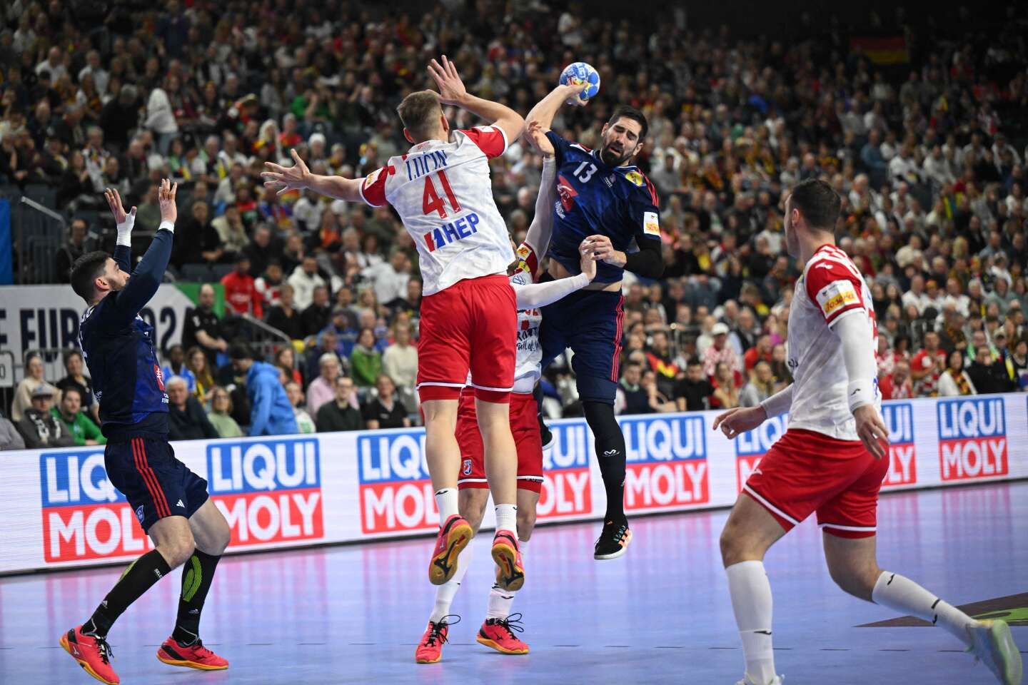 Handball : les Bleus d’un Karabatic record consolident leur invincibilité à l’Euro