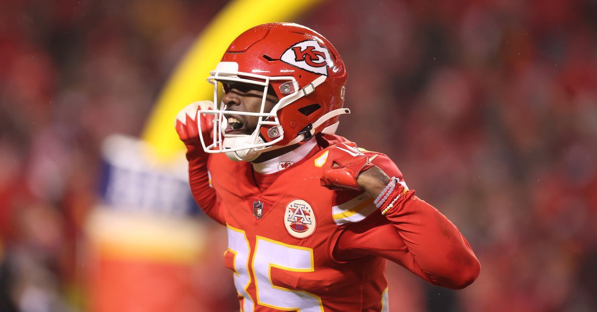 Chiefs-Texans Inactives: Jaylen Watson and Joe Mixon will play