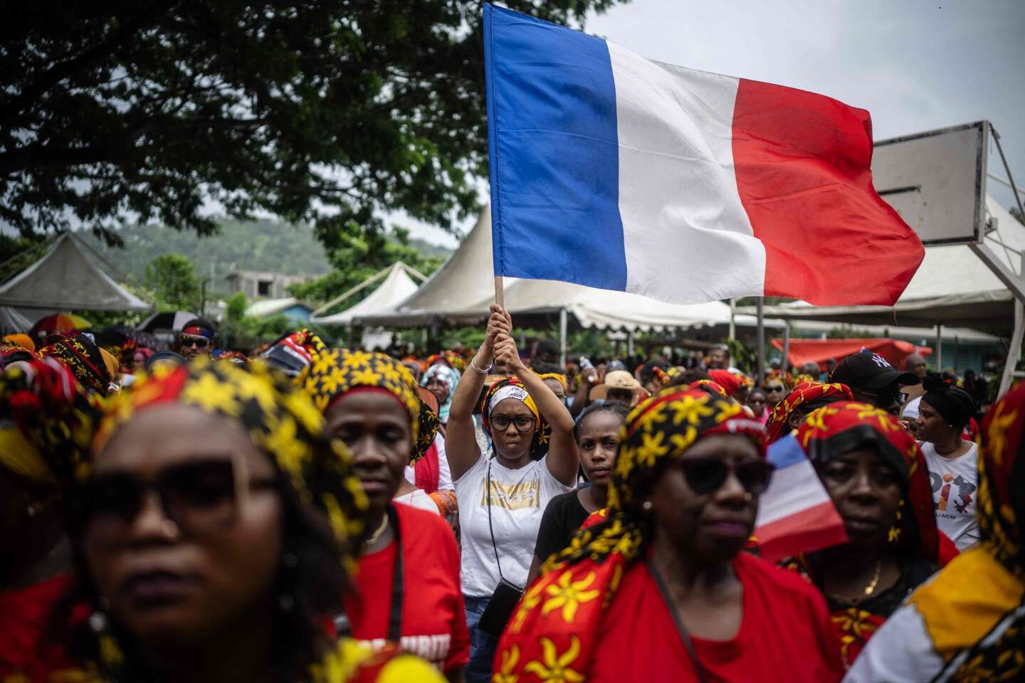 Emmanuel Macron défend la suppression du droit du sol sur l’île de Mayotte, devenue " la première maternité de France "