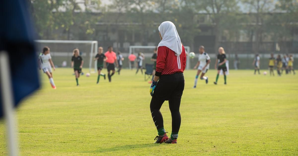 Voile dans le sport : le Sénat adopte une proposition de loi de la droite pour interdire le port de signes religieux