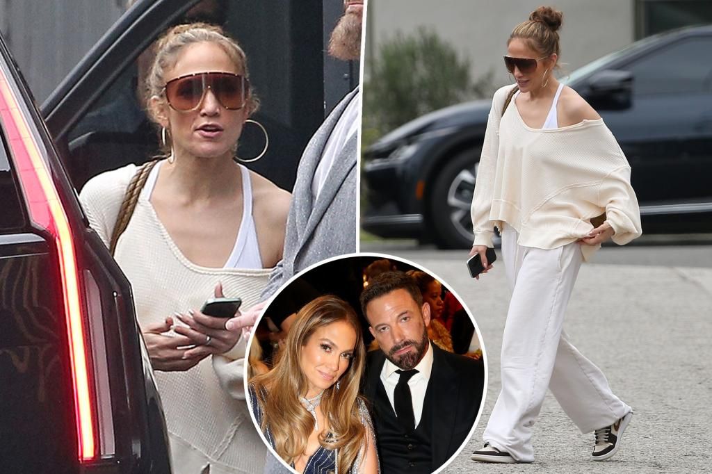 Jennifer Lopez in good spirits at tour rehearsal amid Ben Affleck split rumors