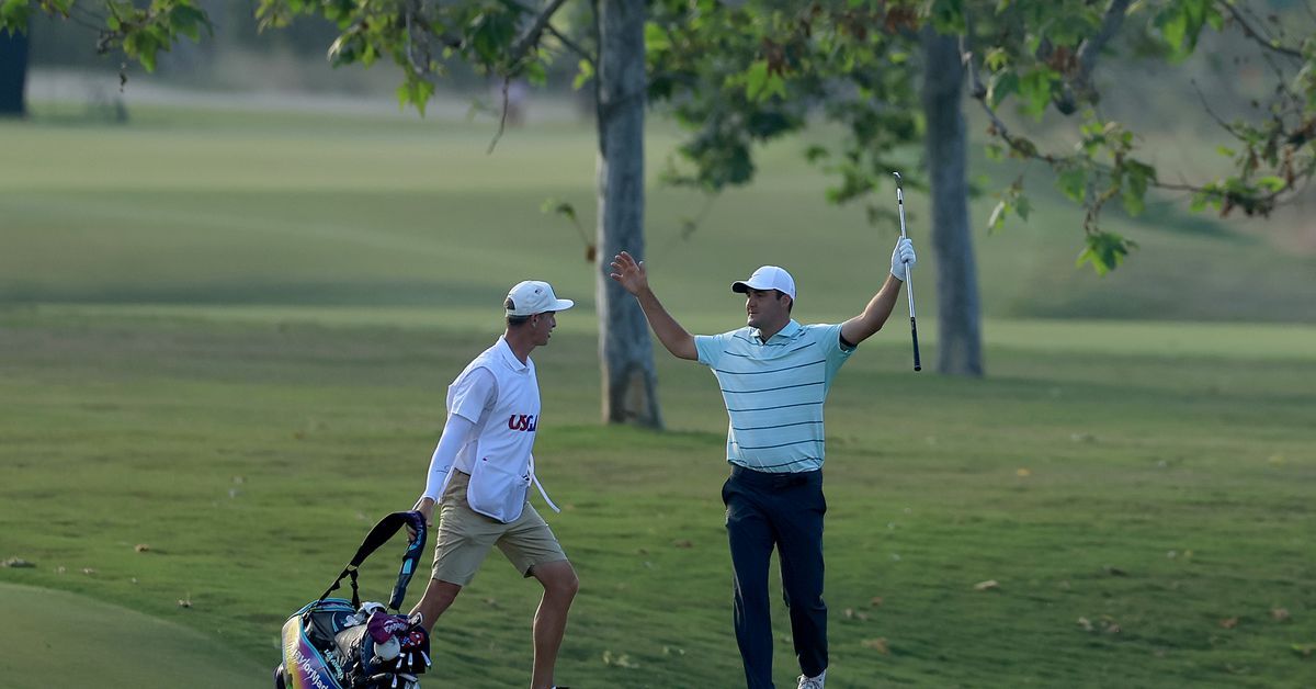 U.S. Open: Scottie Scheffler epic hole out on 17 vaults him up leaderboard