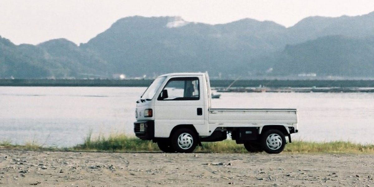 Tiny $5,000 Japanese Pick-up Trucks Are Winning Fans in America