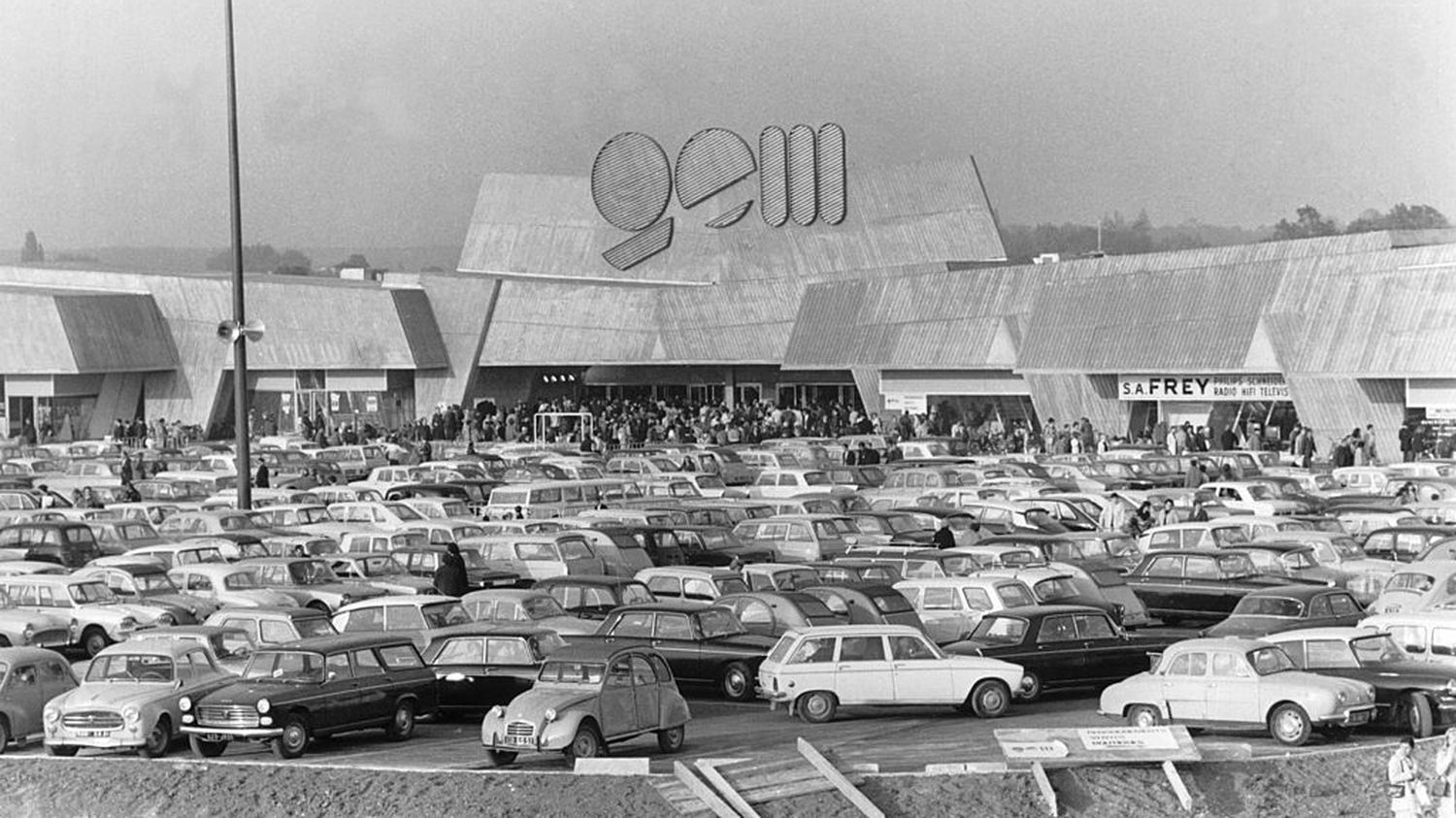 L'hypermarché a 60 ans : "Aujourd'hui, il y a un enjeu écologique de la mobilité dans la circulation des objets, on a transformé nos rapports au territoire", souligne Jean Viard