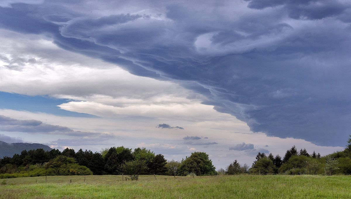 Orages : à Laval, les événements à l'extérieur annulés et les parcs fermés ce dimanche après-midi