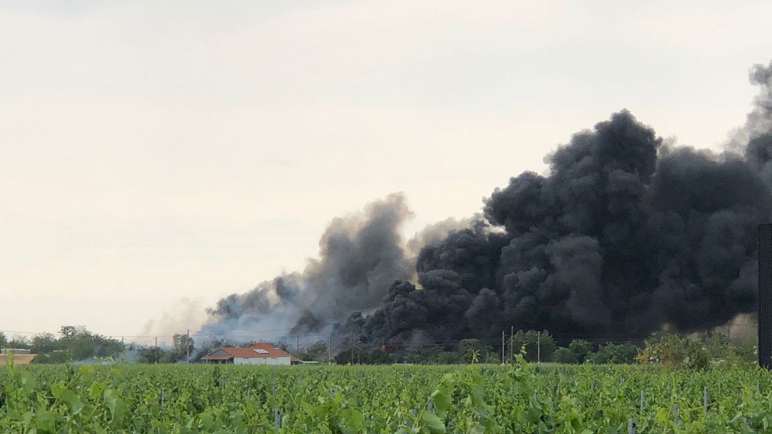 Colmar : l'incendie d'un site de stockage de pneus est sous contrôle