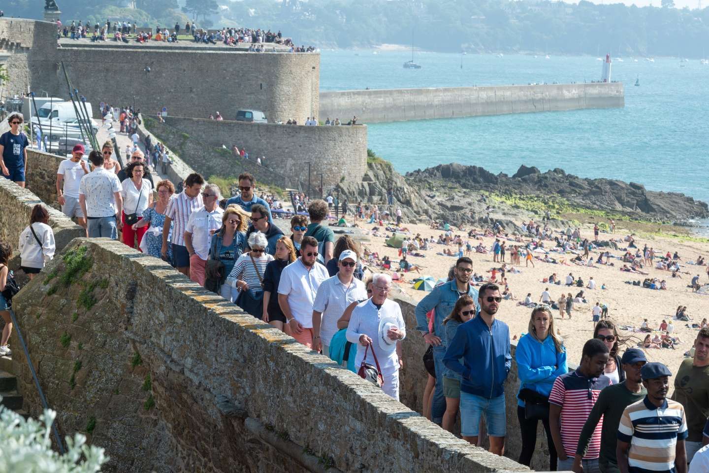 Le surtourisme, un défi pour la France