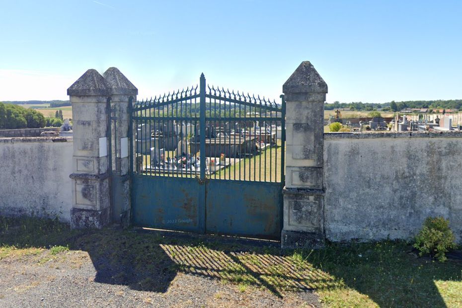 Profanations de tombes et des cercueils ouverts dans les cimetières de Tugéras-Saint-Maurice et Chartuzac