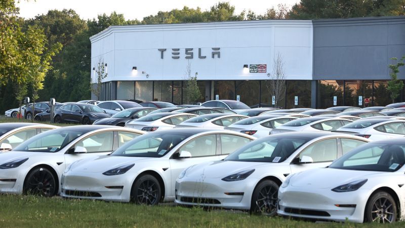 Tesla directors will return $735 million to company to settle shareholder suit