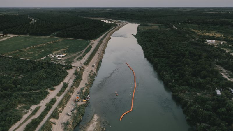 Texas troopers told to push back migrants into Rio Grande River and ordered not to give water amid soaring temperatures, report says