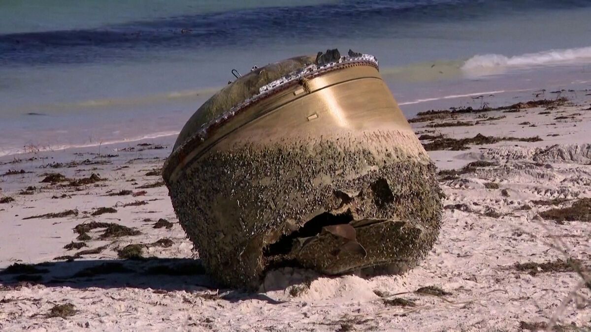 VIDÉO. Australie : Un mystérieux objet échoué sur une plage, les hypothèses sur son origine fleurissent