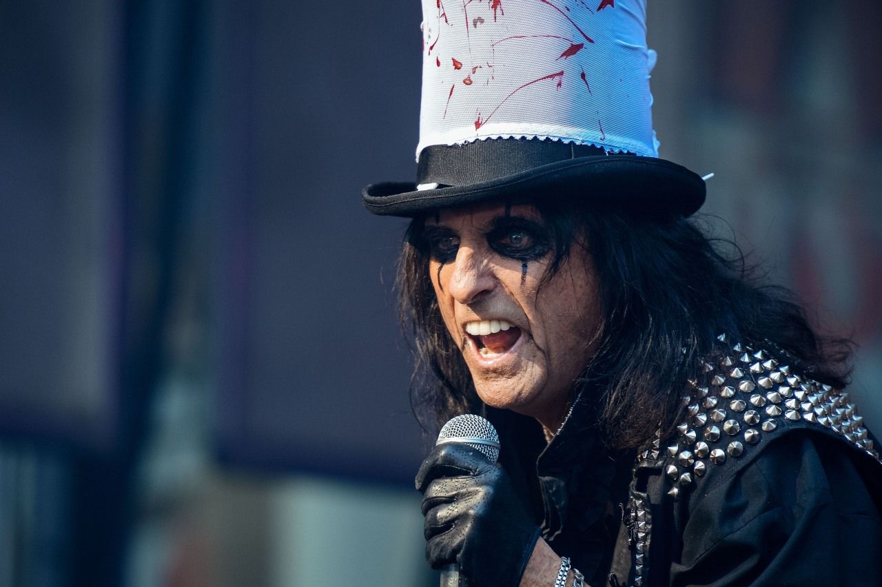 Alice Cooper coming to West Virginia with Too Close For Comfort tour