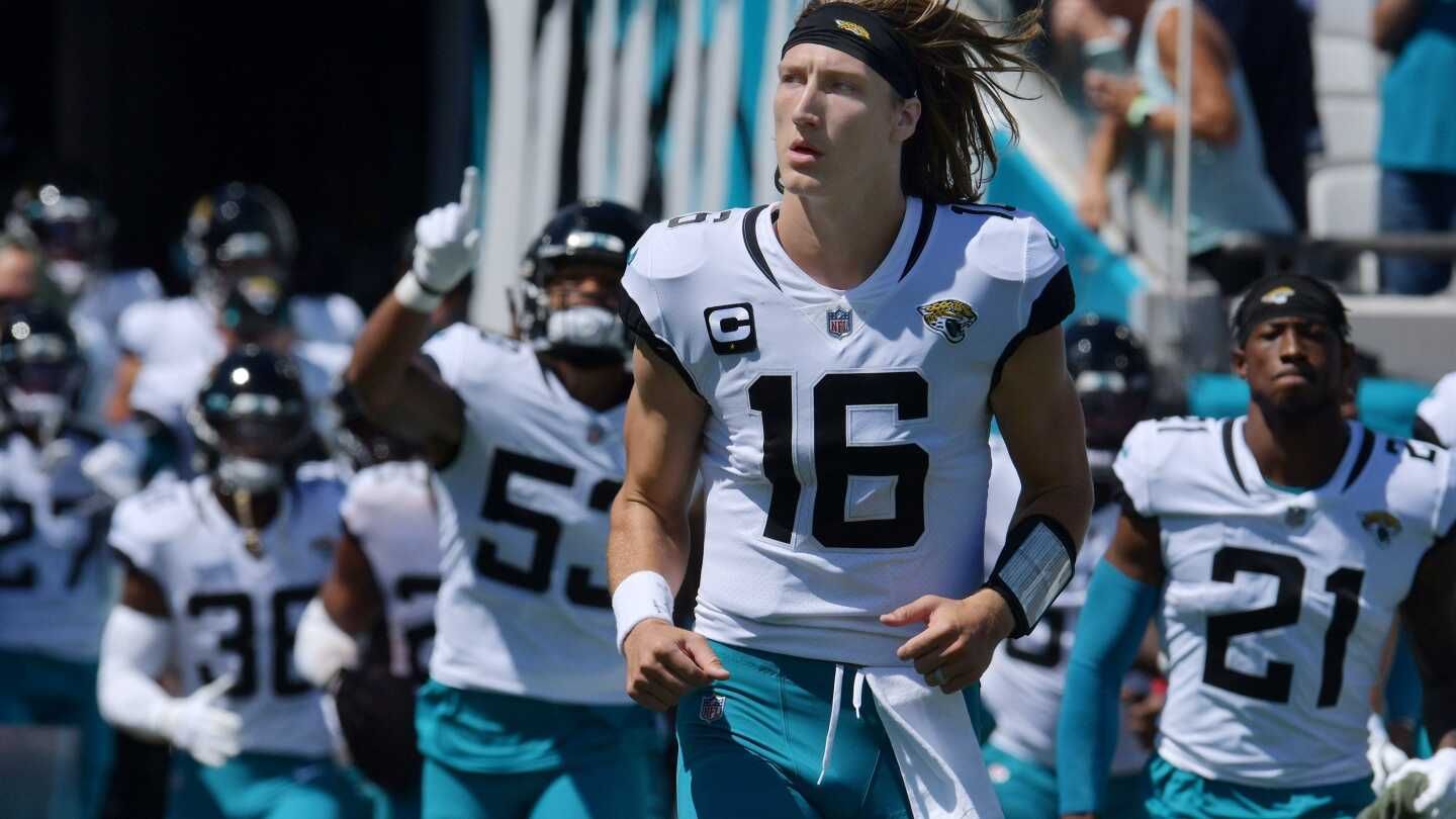 Trevor Lawrence more comfortable as a vocal leader heading into Year 3