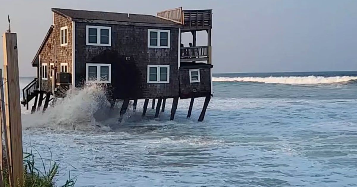 Video shows North Carolina home collapse into the Atlantic Ocean