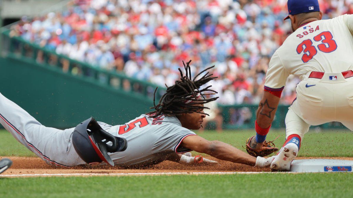 Thomson leaves Harper on bench in 9th, Phillies unable to complete sweep