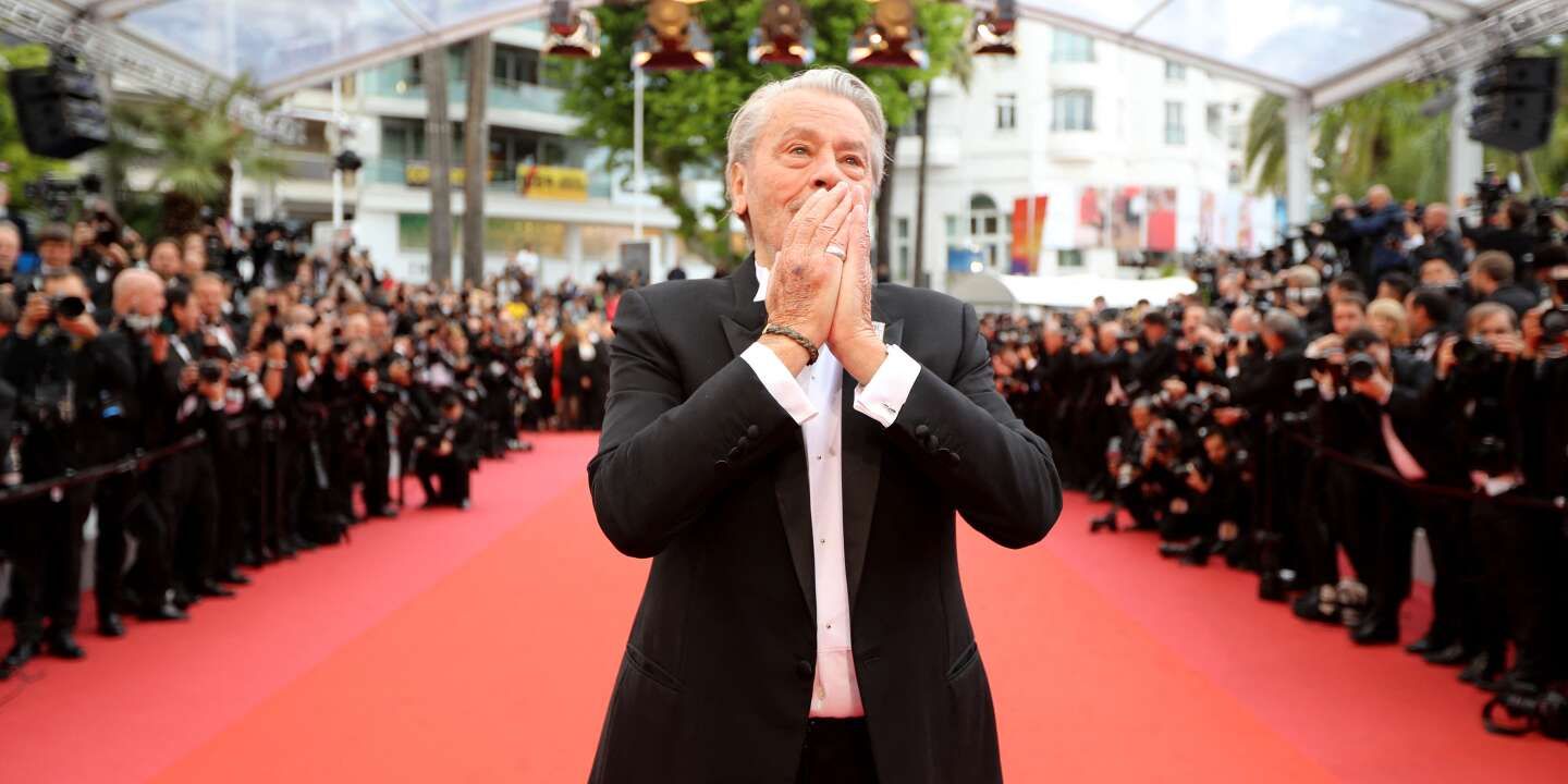 En direct | Mort d’Alain Delon : hommages médiatiques et des grandes figures du cinéma, suivez les réactions