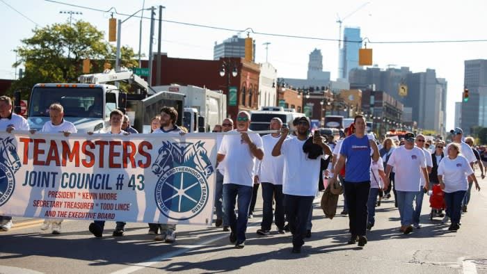 Teamsters withhold endorsement as poll shows members favour Donald Trump