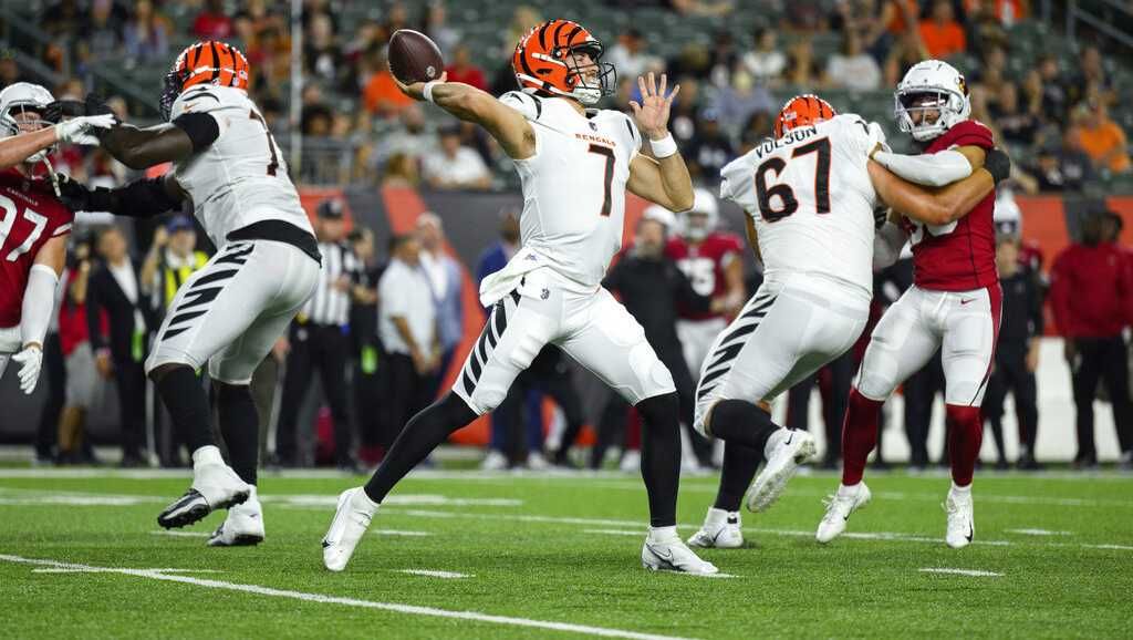 Cincinnati Bengals add local arm to practice squad following Burrow's season-ending injury