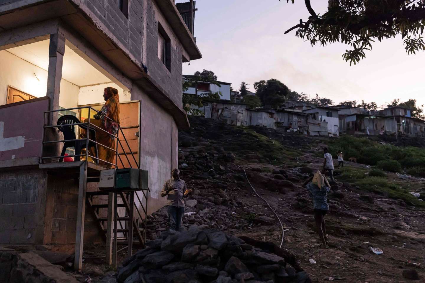 A Mayotte, après l’autorisation de la reprise de l’opération " Wuambushu ", l’Etat veut toujours détruire mille logements insalubres