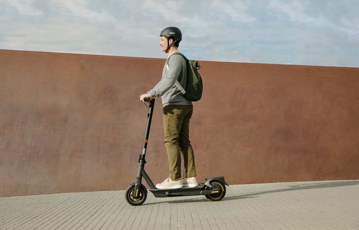 KickScooter MAX G2 : La trottinette vitaminée de Segway embrasse la ville (mais pas le train)