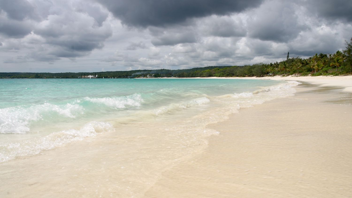 Alerte tsunami en Nouvelle-Calédonie : les habitants "n'ont pas perdu les bons réflexes", se félicite le directeur de la sécurité civile sur place