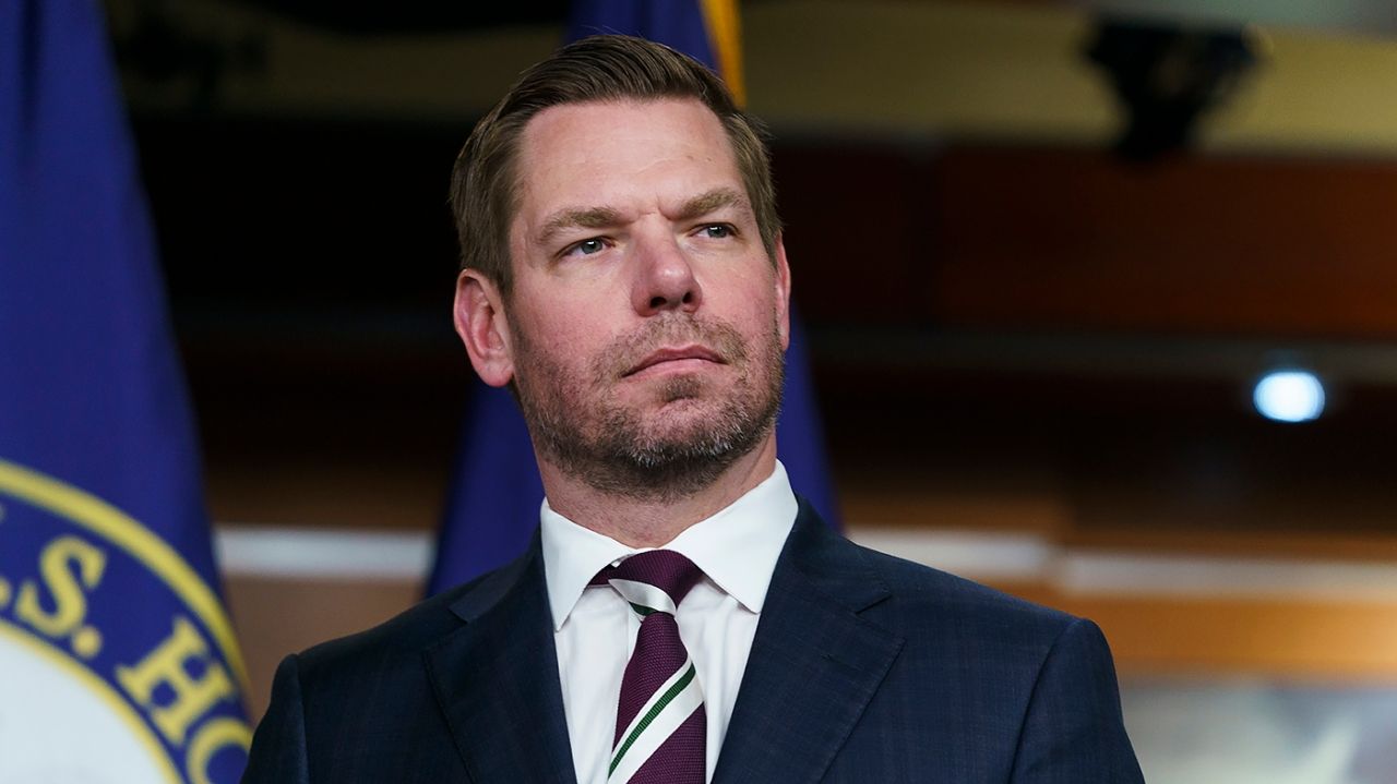 Swalwell says former NFL player threatened to execute him