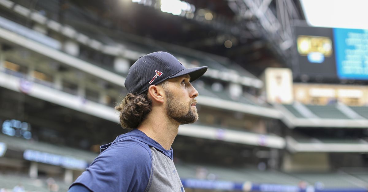 Braves select Charlie Culberson’s contract, move Ehire Adrianza to 60-day IL