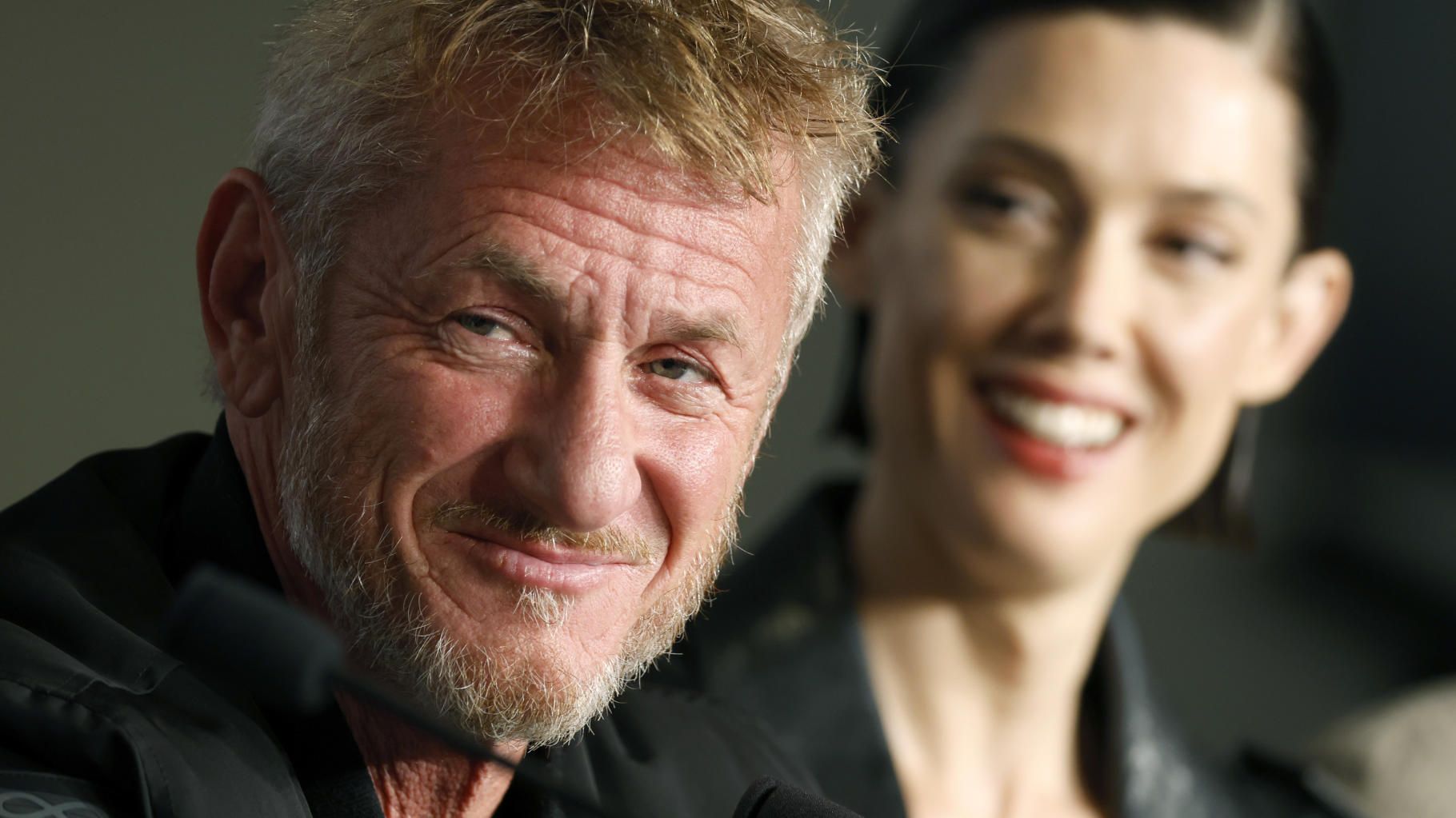 À Cannes, le soutien de Sean Penn et des stars aux scénaristes américains en grève