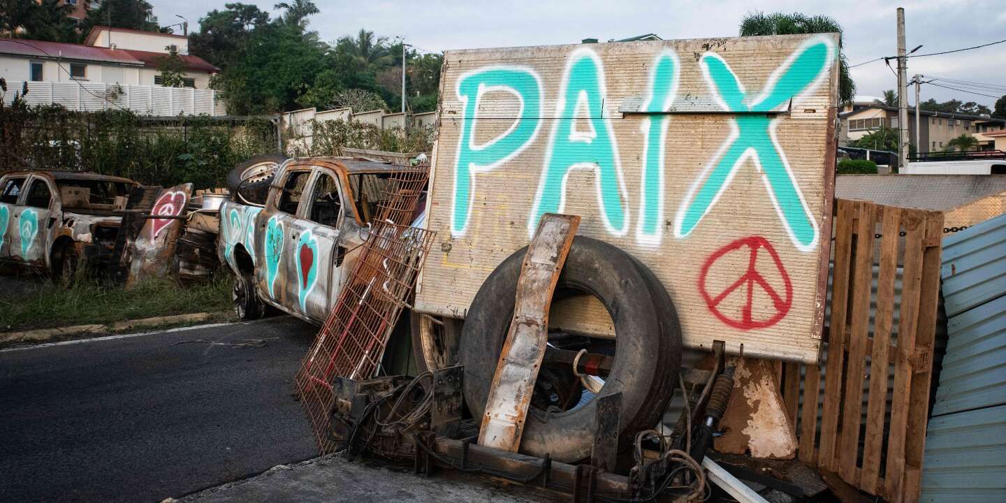 En direct, Nouvelle-Calédonie : les corps des deux gendarmes tués rapatriés dans l’Hexagone lundi ; l’Elysée annonce la tenue d’un nouveau conseil de défense