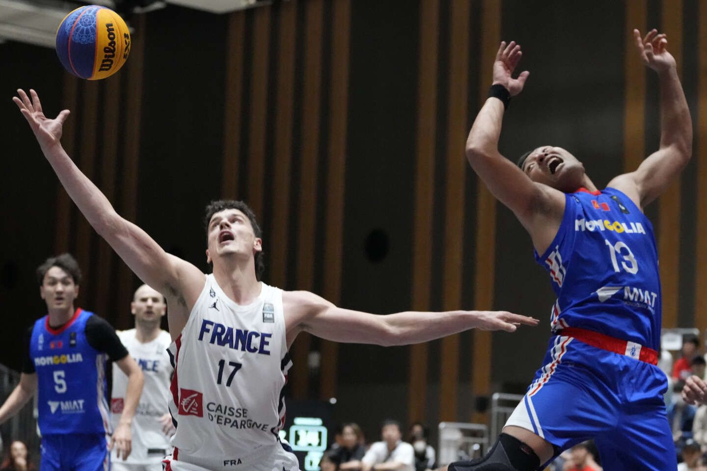 Au terme d’un rocambolesque tournoi, les Bleus du basket 3×3 valident in extremis leur ticket pour les Jeux olympiques de Paris 2024